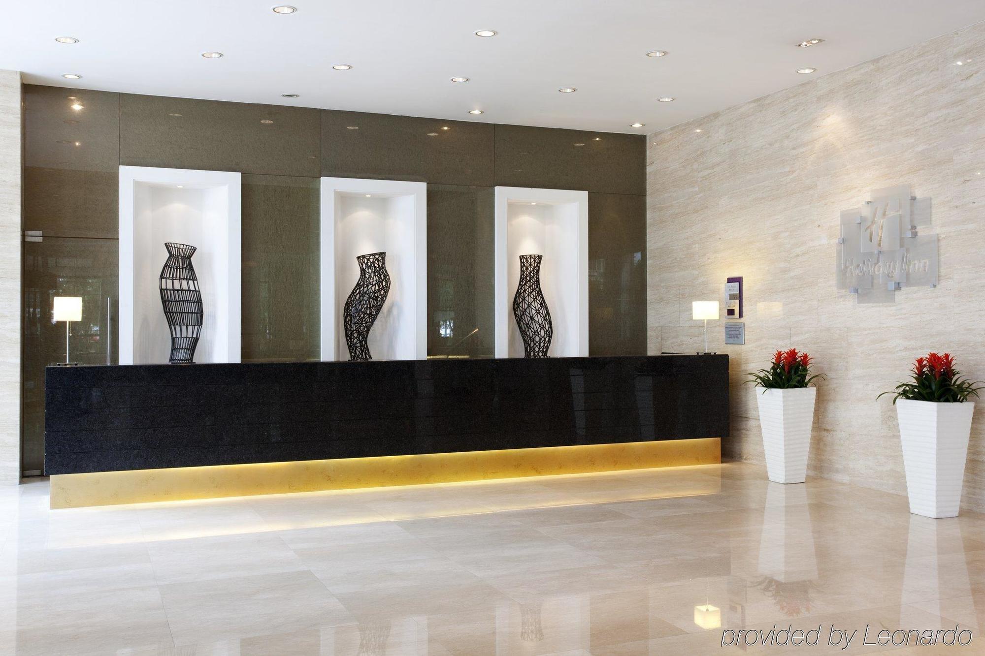 Holiday Inn Central Plaza Peking Beltér fotó